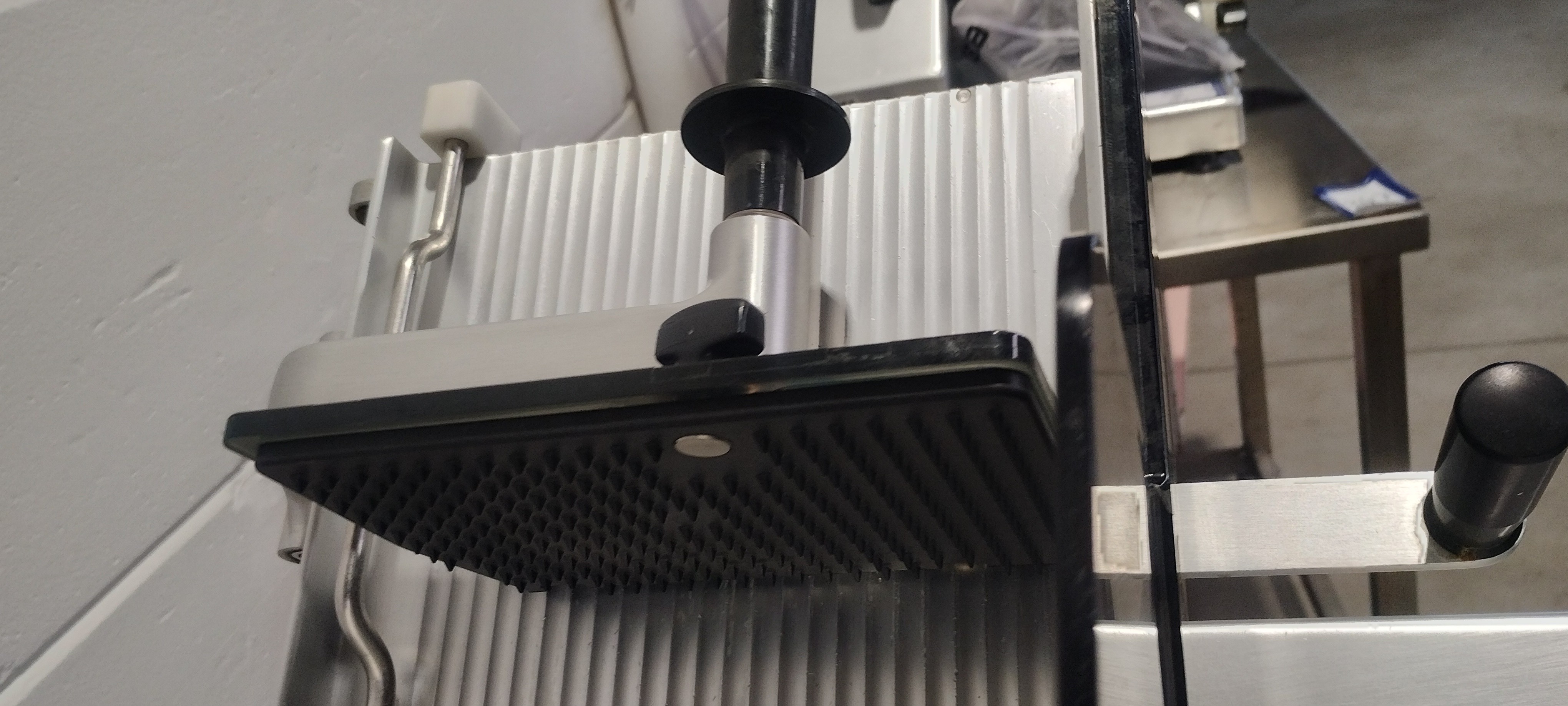 Meat slicer Bizerba SE12 for sale used second hand 2nd hand knife sharpener Bart Rotsaert